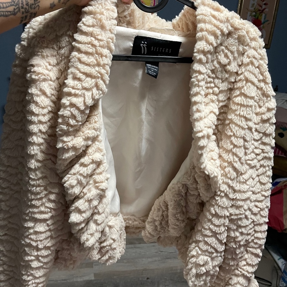 Sisters outerwear furry short coat